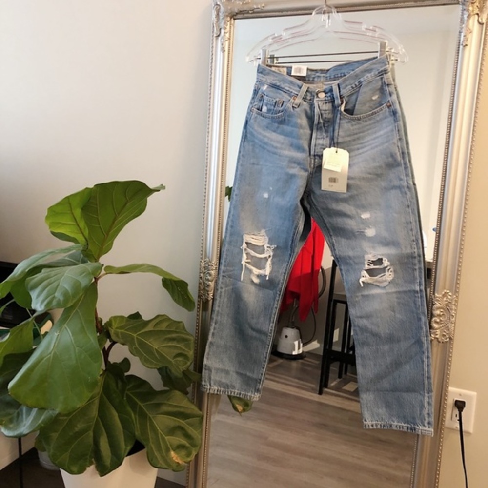 Bnwt‎ Levi blue 501 crop jeans